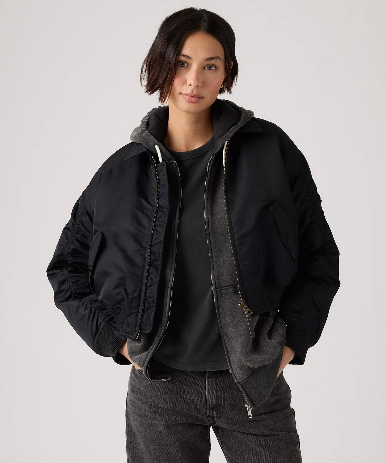 Женская куртка-бомбер с длинным рукавомBowie Cropped Bomber Levi's, Black