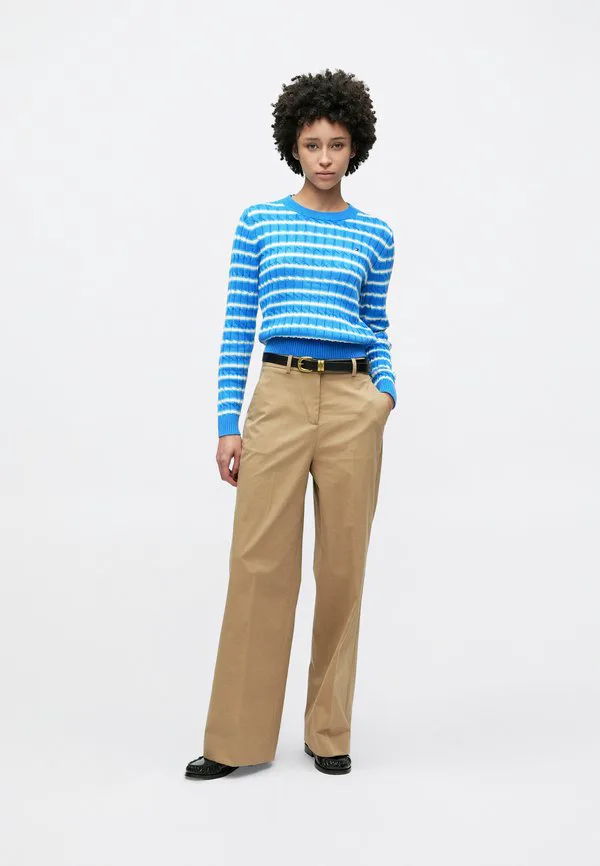 Свитер с круглым вырезом и косами Tommy Hilfiger, Mesmerizing/ Breezy Blue/Calico — фото 2