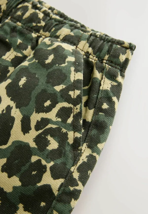 Широкие брюки прямого кроя, надеваются через голову. Next, Green Leopard Print — фото 3