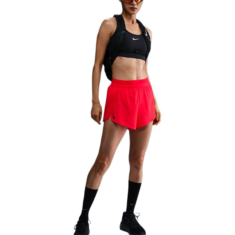 

Женские беговые шорты AeroSwift Dri-FIT Adv Mid-Rise с подкладкой-слипом 3" Nike, светло красный/черный