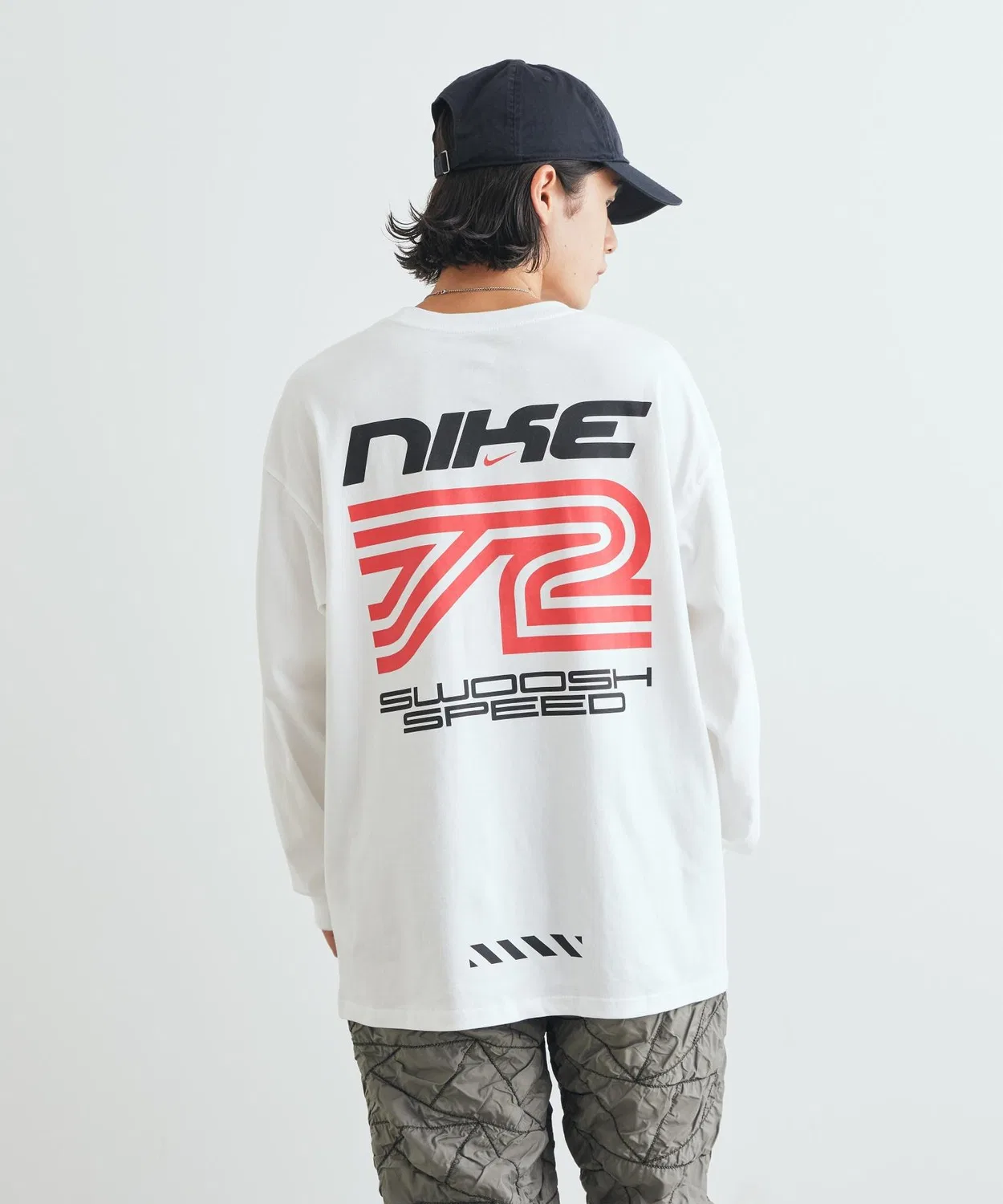 Мужская футболка с длинным рукавомс принтом Nike Sportswear Long-Sleeve T-Shirt, White — фото 4