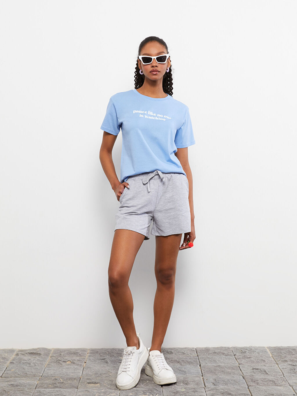 

Женские шорты с прямым карманом и эластичной резинкой на талии LCW Casual