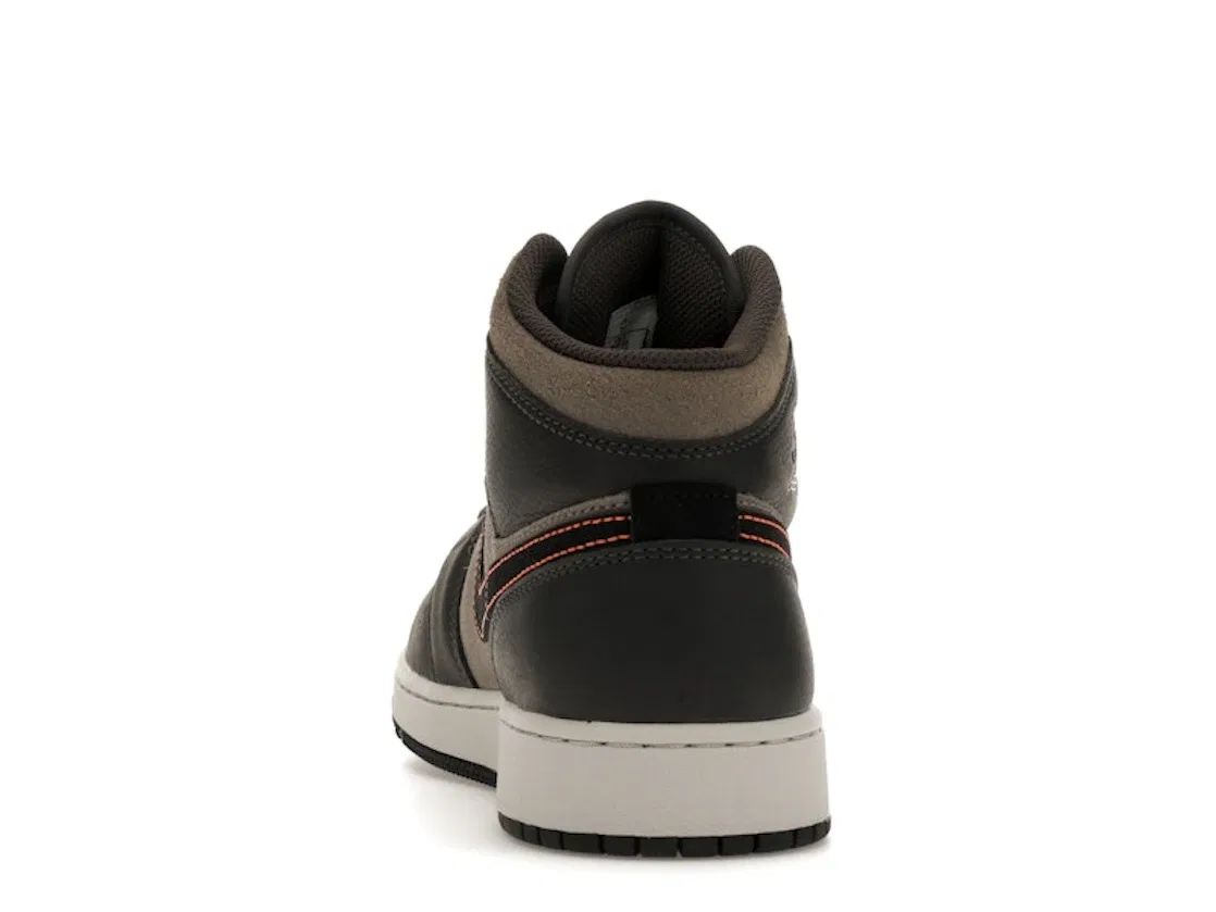 Детские кроссовки Lifestyle Jordan 1 Mid SE Jordan, Night Stadium/Black-Flat Pewter-Total Orange-Neutral Grey — фото 4