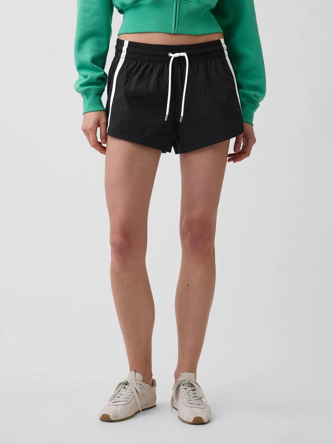 Шорты спортивные Gap 2.5 inch Track Shorts, черный