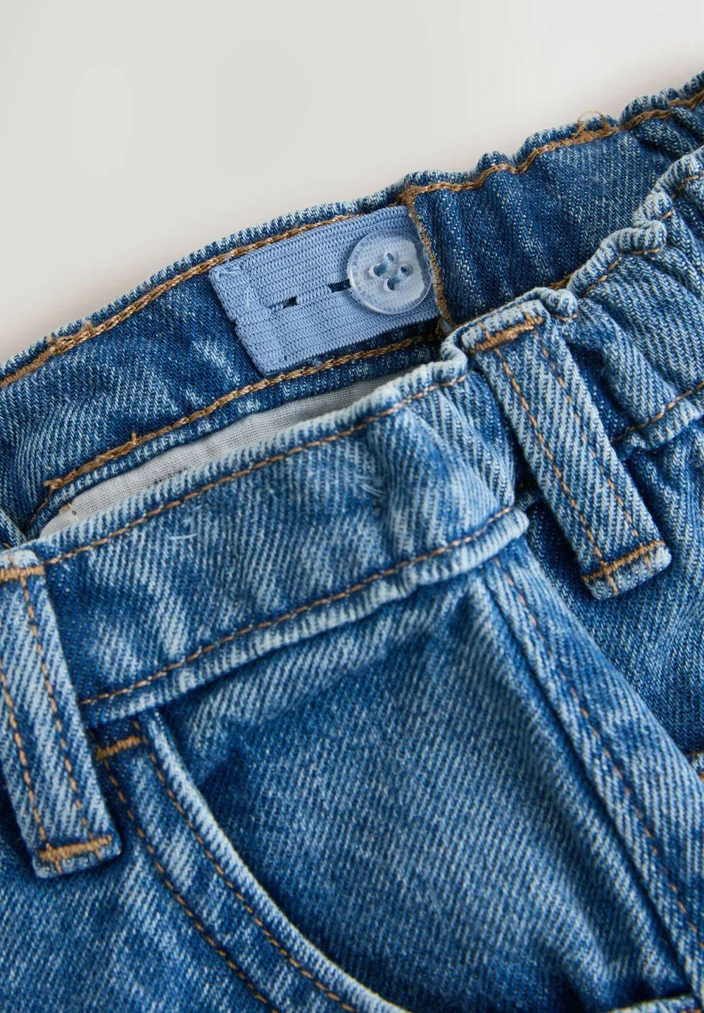 Джинсы прямого кроя - стандартного размера. Джинсы свободного кроя Next, Mid Wash Denim — фото 3