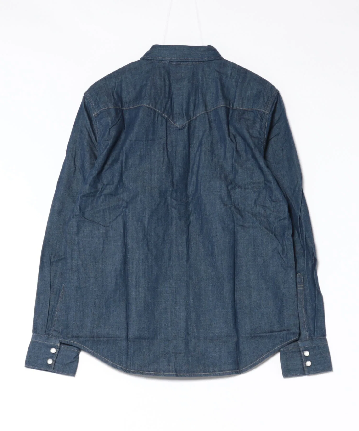 Унисекс джинсовая рубашка Levi's с длинным рукавом и накладными карманами тёмно-синяя — фото 2