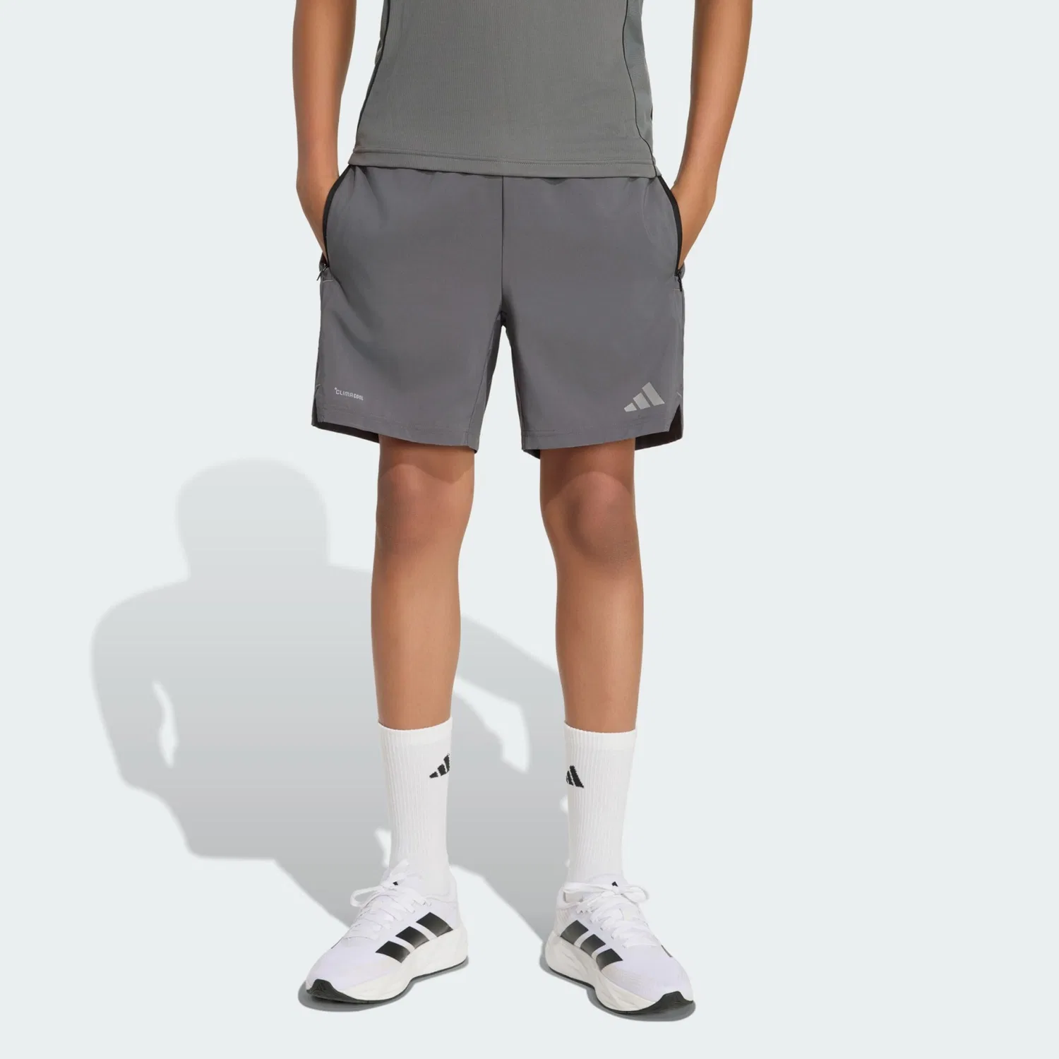 Спортивные шорты Adidas Sportswear свободного кроя, серый — фото 2