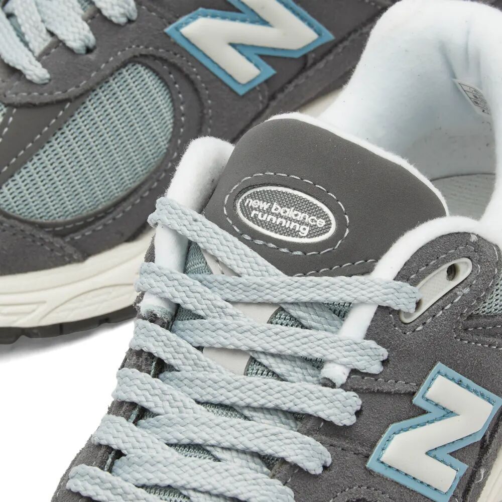 

New Balance M2002RFB, серый