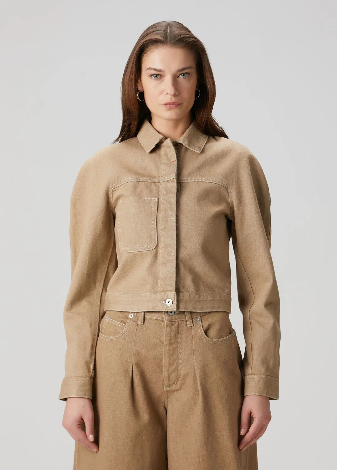 Кроп-джинсовая куртка Jacquemus Ovalo Cargo, bej