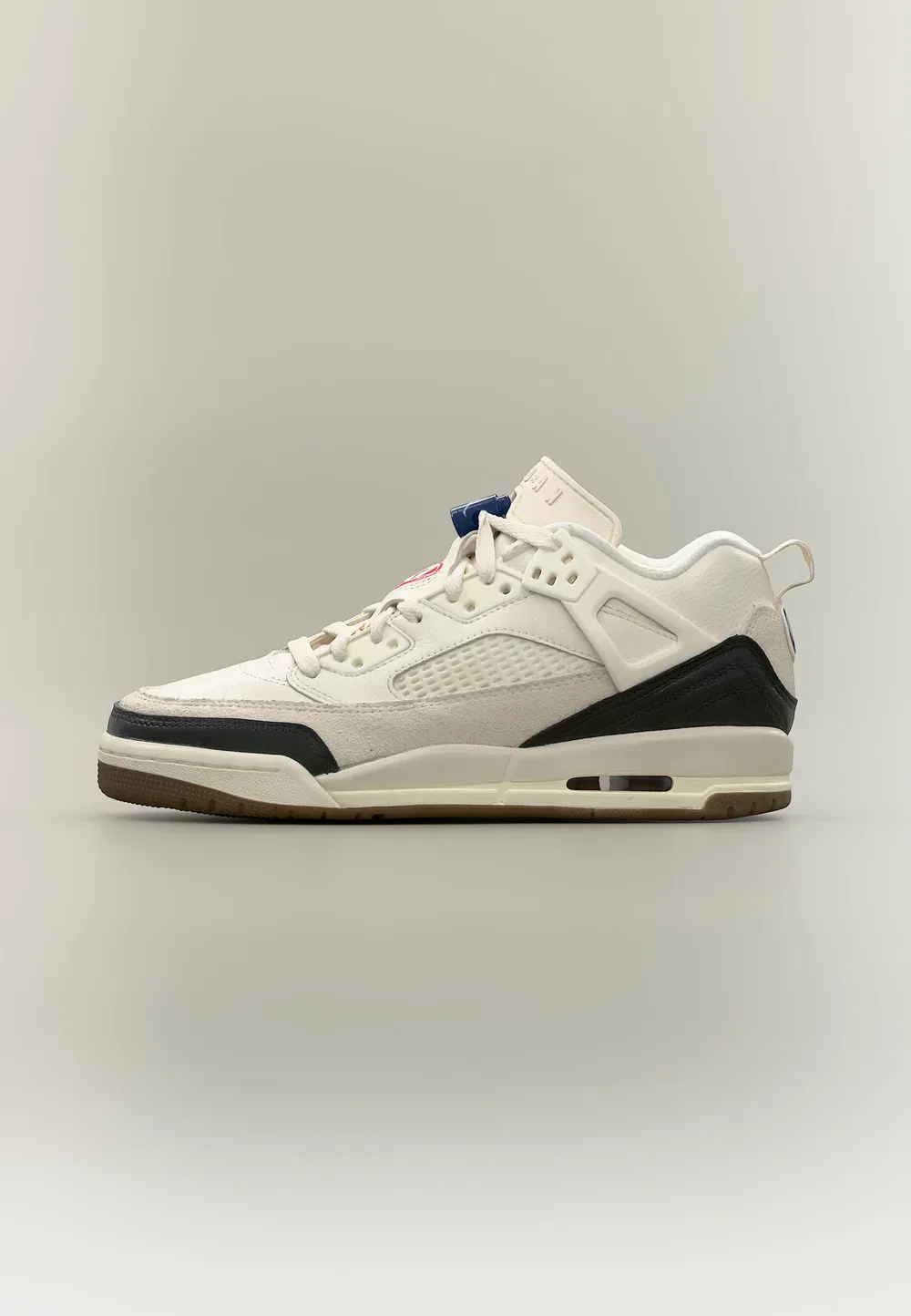 Кроссовки Spizike low унисекс Jordan, Phantom/Univ Red/Sail/Old Royal/Gum Dark Brown
