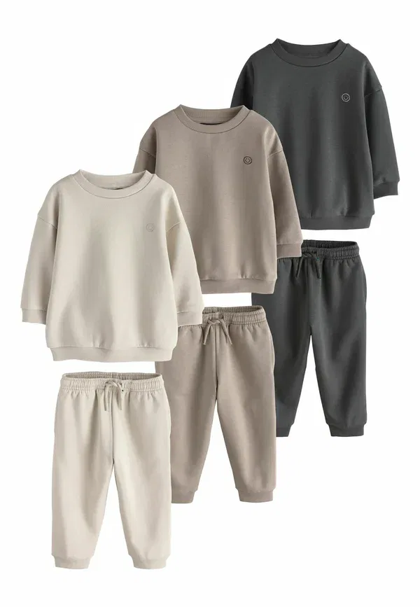 Спортивный костюм из хлопка и полиэстера Regular fit - 6pc price starter set - tracksuit Next neutral, нейтральный
