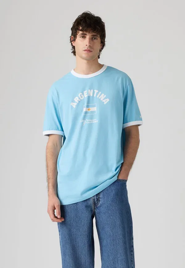 Футболка с принтом "футбольный рингер" Levi'S, белый/светло-голубой — фото 2