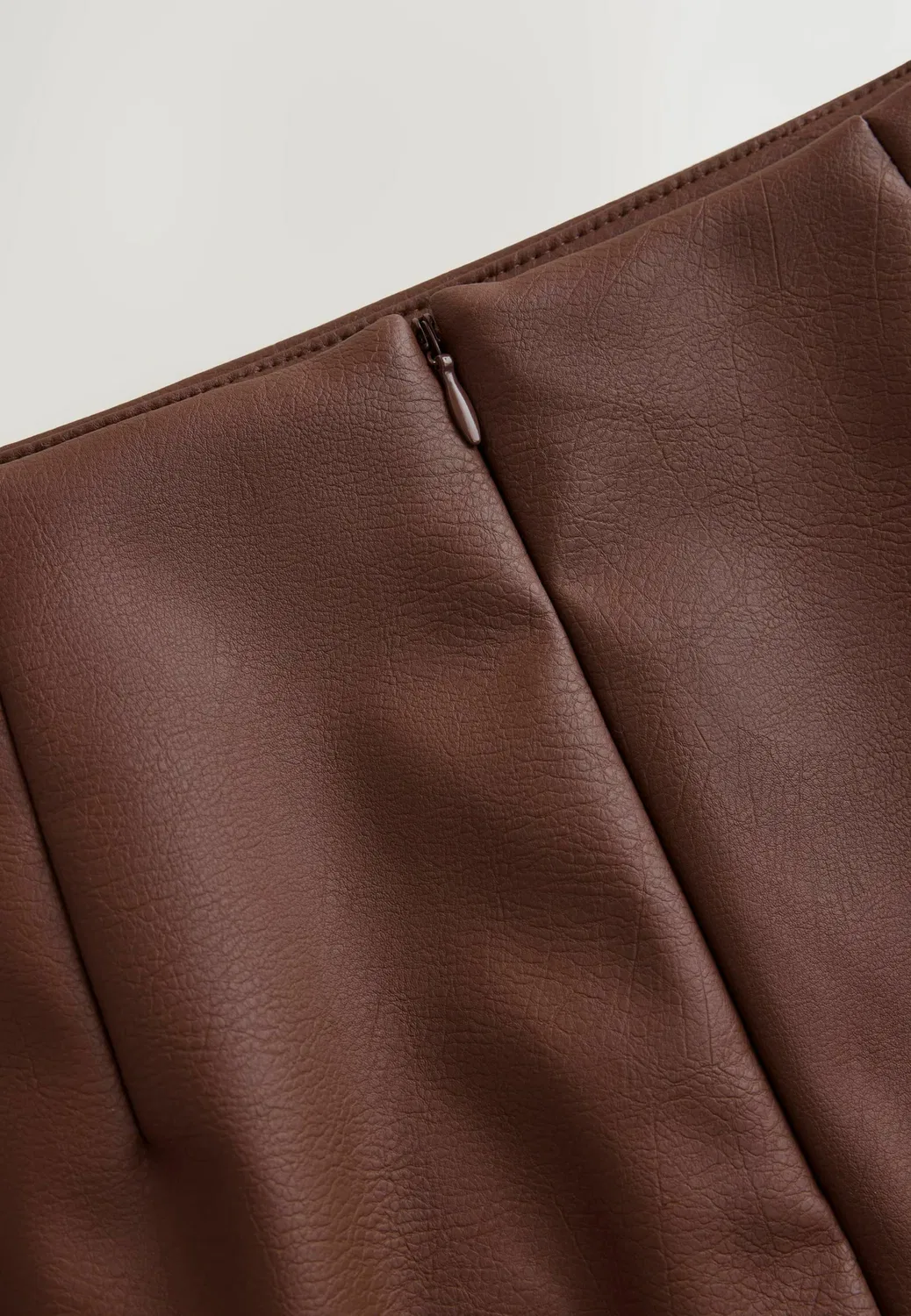 Мини-Юбка из искусственной кожи - юбка А-силуэта Next, Chocolate Brown — фото 2