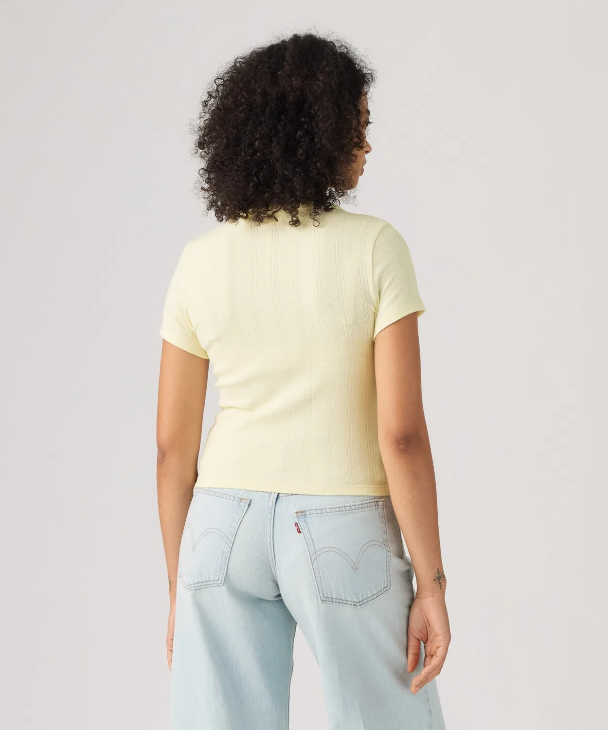 Женская футболка с коротким рукавом, модель Pointelle Levi's, Yellow — фото 2