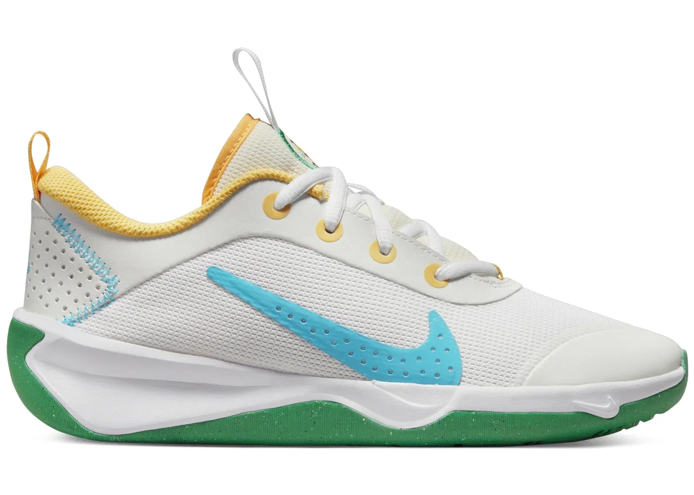 Детские кроссовки для активного отдыха Nike Omni Multi-Court, White/White/Stadium Green/Baltic Blue