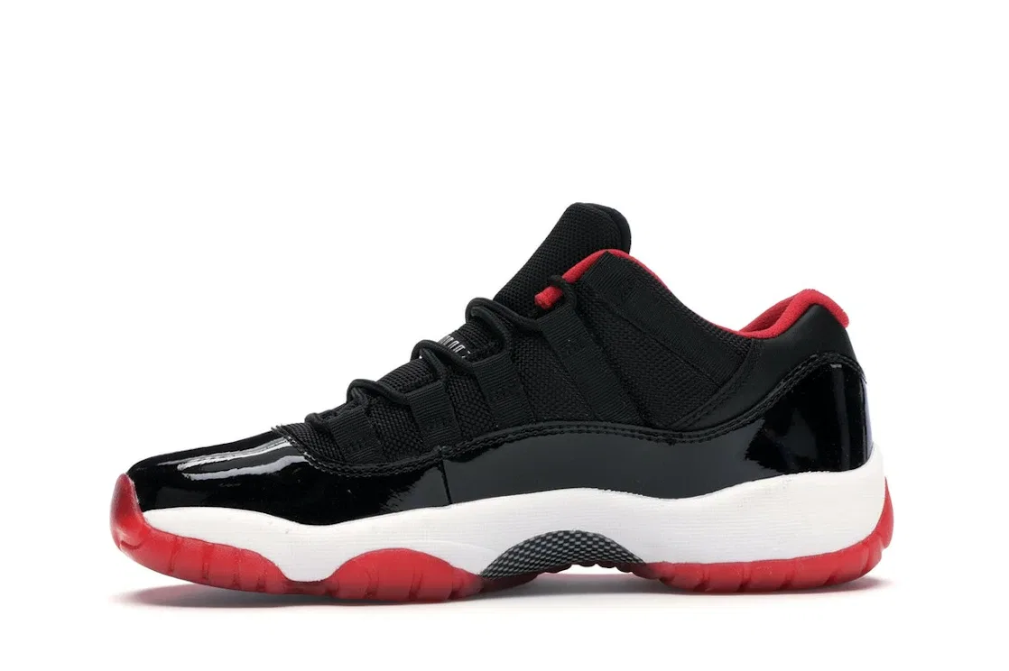 Детские кроссовки Lifestyle с патентованной кожей Jordan 11 Retro Low, Black/True Red-White — фото 3