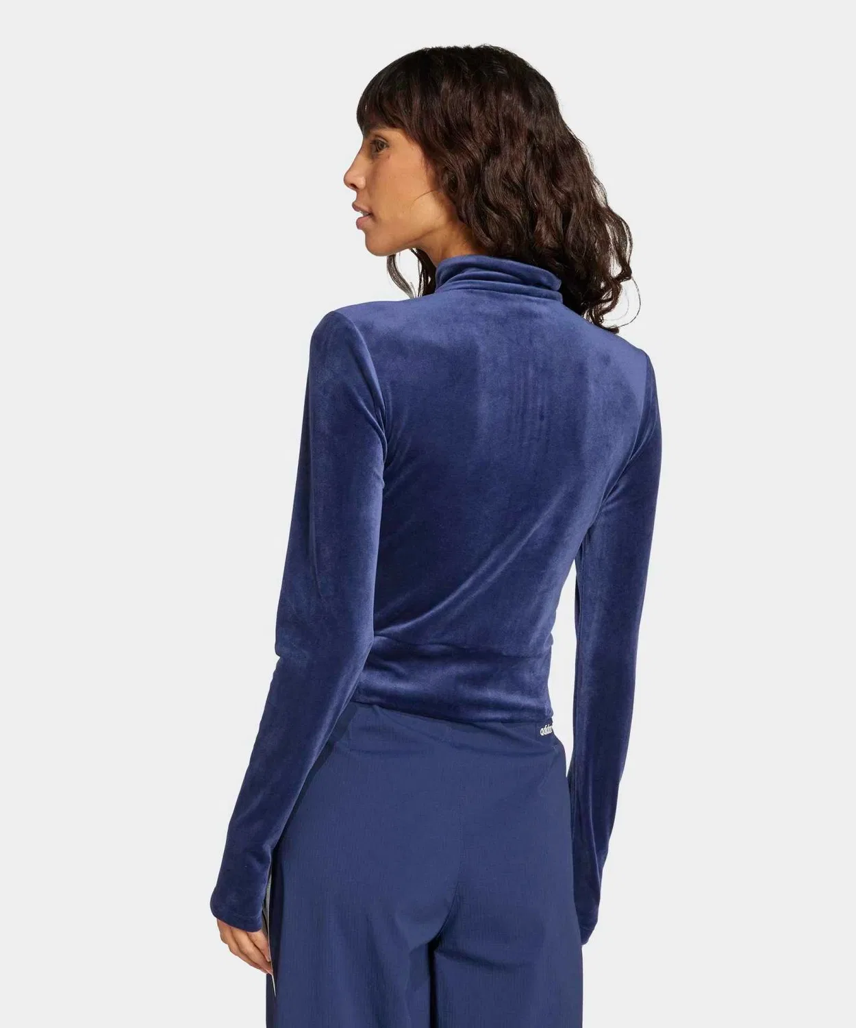 Женский вельветовый топ-джерси с молнией Essential Velvet Fitted Track Top Adidas Originals, Синий — фото 2