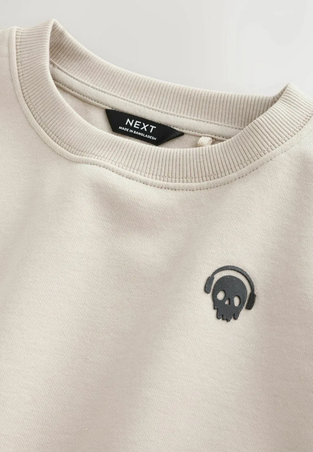 Свитер с круглым вырезом, стандартного кроя Next, Ecru Skull Logo — фото 4
