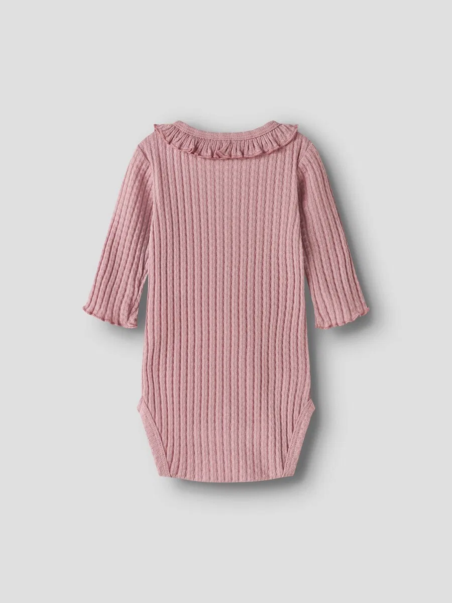 Комбинезон/боди Lil'Atelier сиреневого цвета — фото 2
