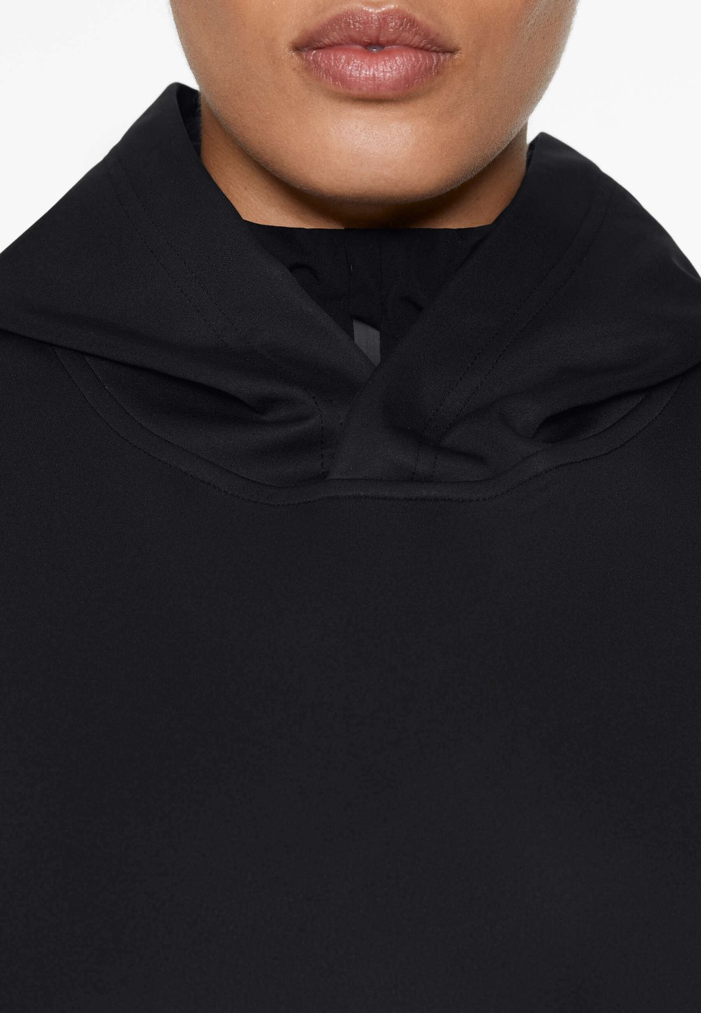 

Толстовка с капюшоном WATER-REPELLENT BRUSHED KANGAROO WINDPROOF OYSHO, черный