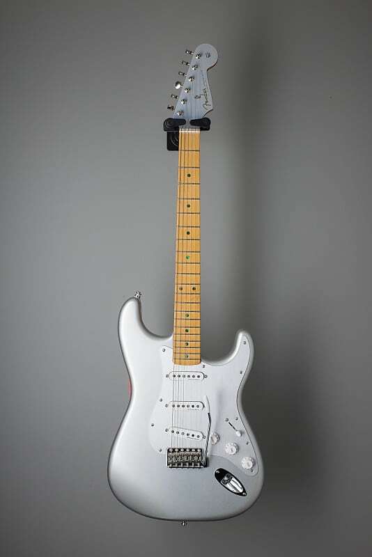 

Электрогитара Fender H.E.R. Stratocaster Electric Guitar Chrome Glow