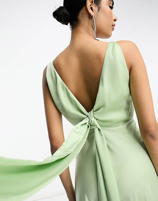 

Атласное платье макси со сборками и завязками на спине ASOS DESIGN Bridesmaid