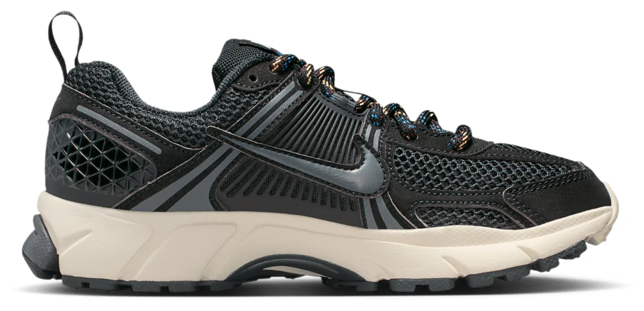 Кроссовки для мальчиков Vomero 5 EE Nike, цвет Anthracite/Soft Pearl/Black