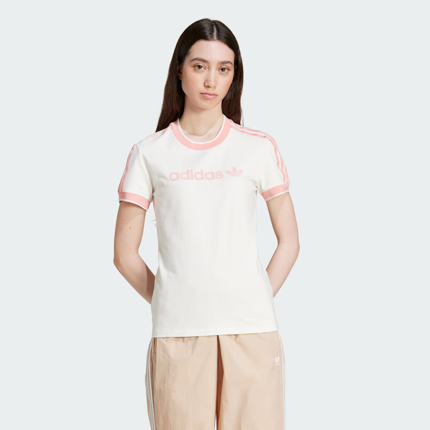 Футболка Adidas Originals Graphic Badge Slim 3-Stripes, белый — фото 2