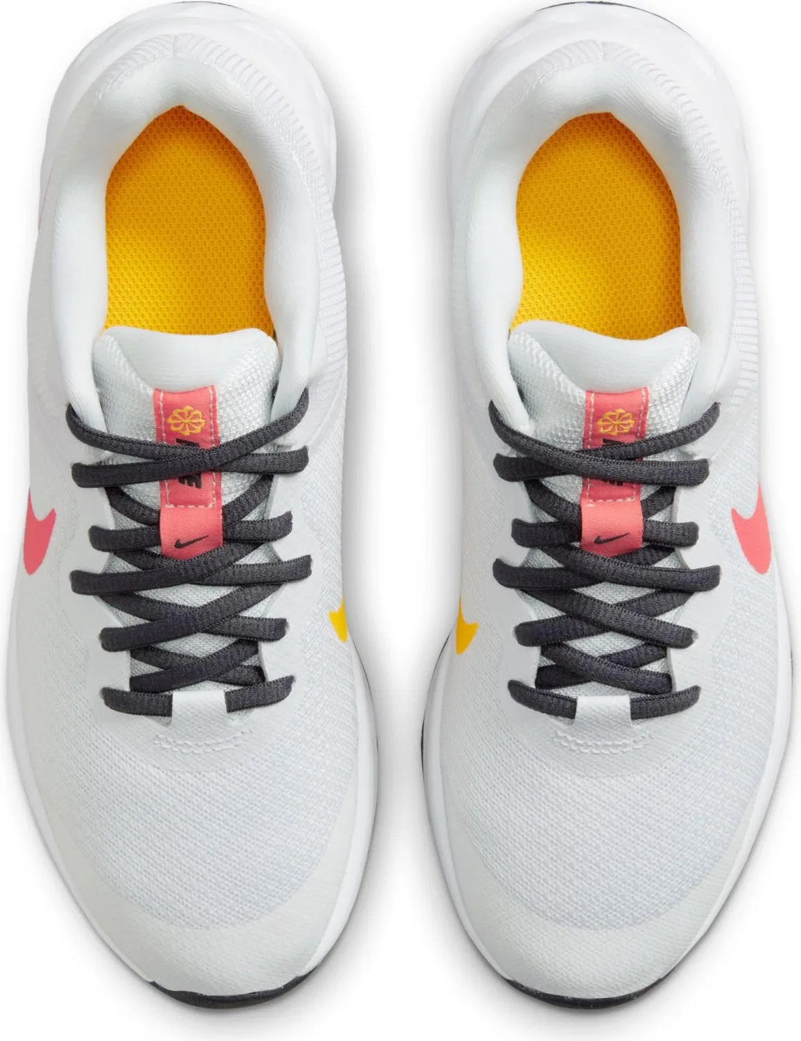 Детские кроссовки для мальчиков с шнуровкой NIKE Revolution 6 NN NIKE, White Sea Coral Gridiron Laser Oran — фото 3