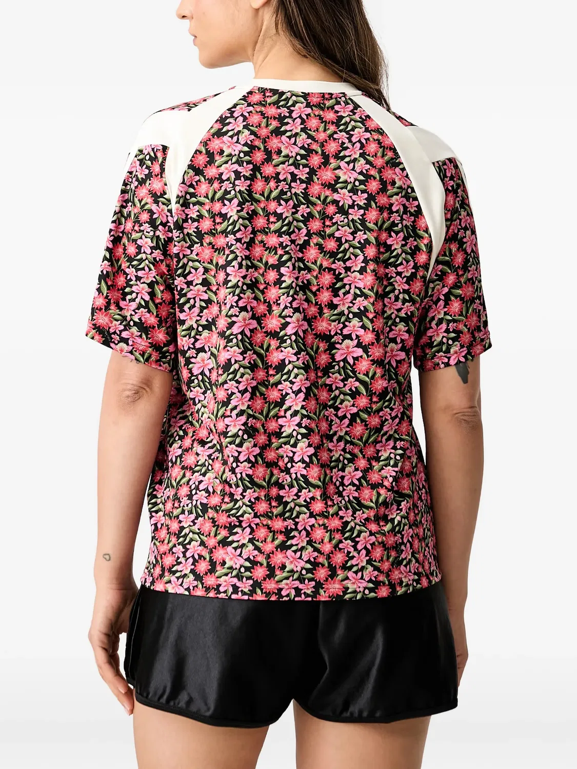 Футболка House Of Tiro черная с цветочным принтом Adidas, черный — фото 3