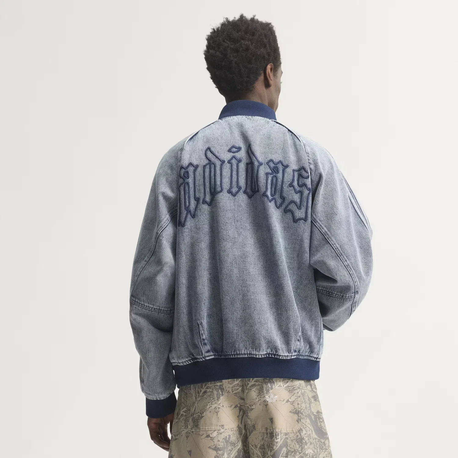 Мужская джинсовая куртка-олимпийка SST Track Top Adidas Originals, светлый деним