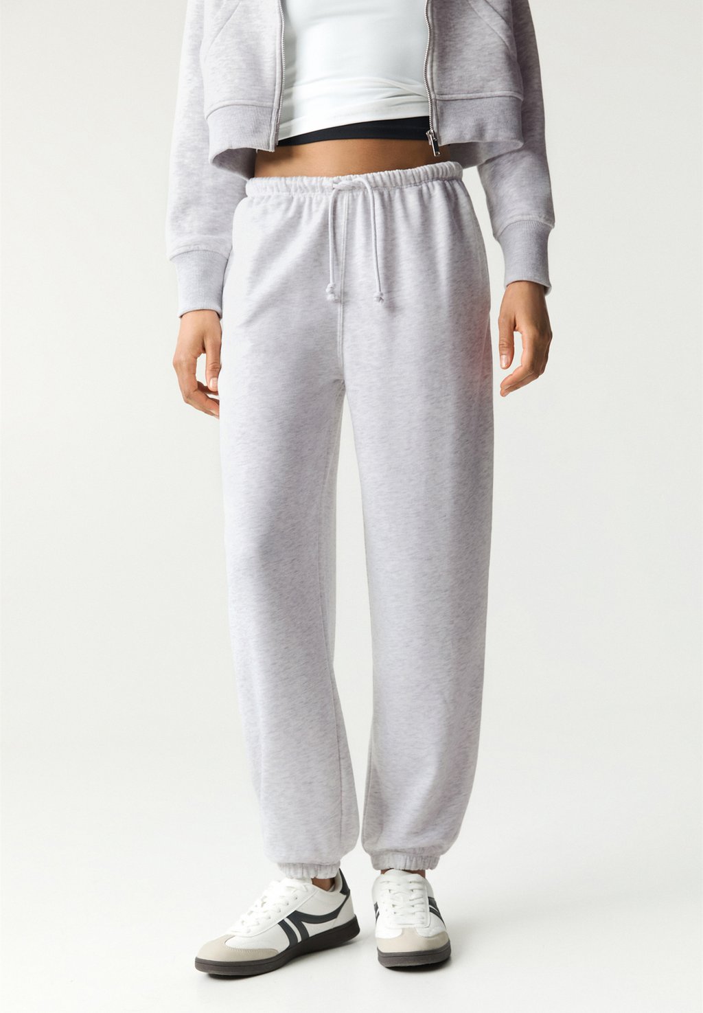 

Спортивные брюки JOGGERS PULL&BEAR, светло-серый