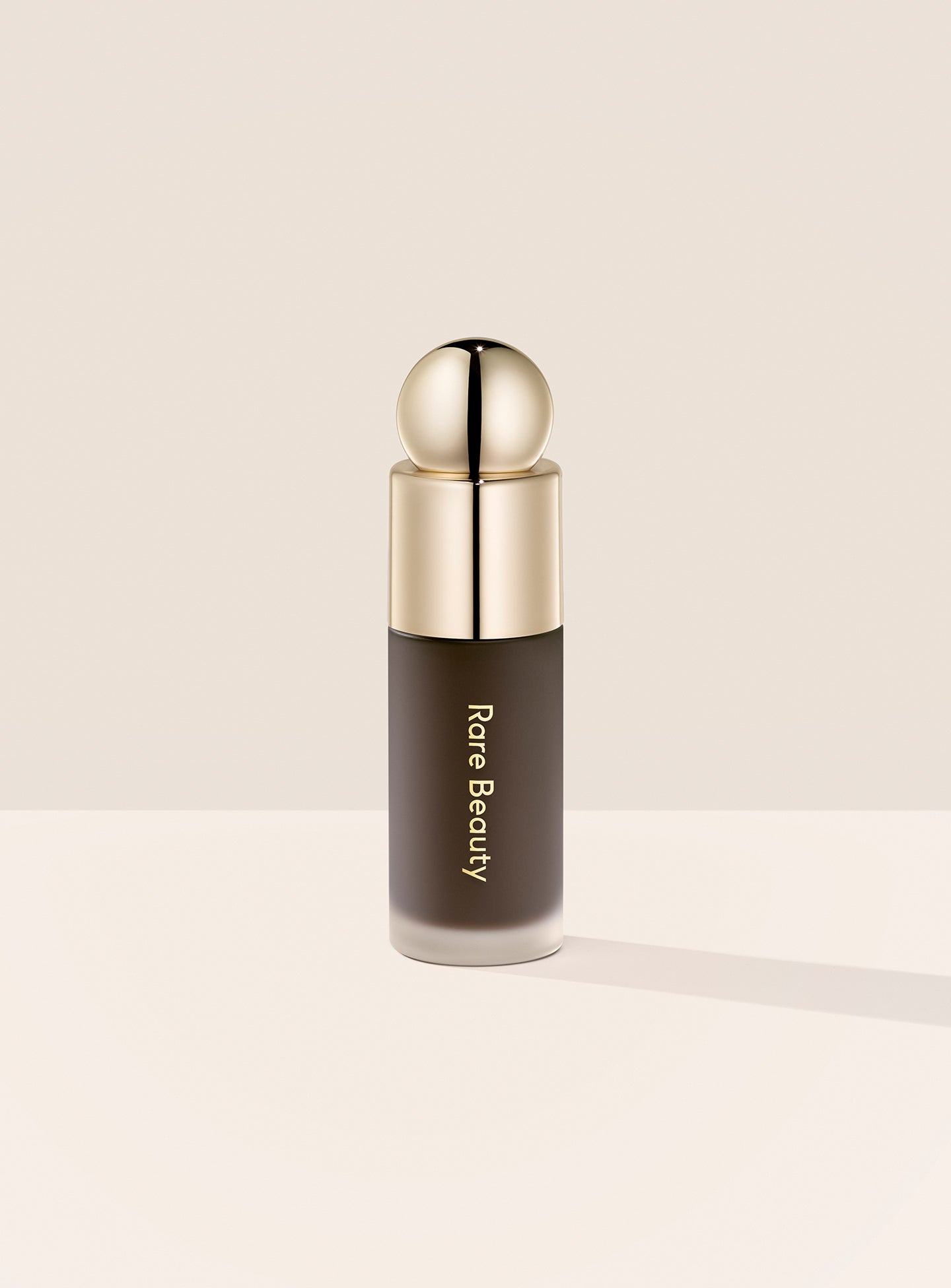 

Жидкий контур Soft Pinch Rare Beauty, цвет sublime/deep (cool brown), 14.88 мл