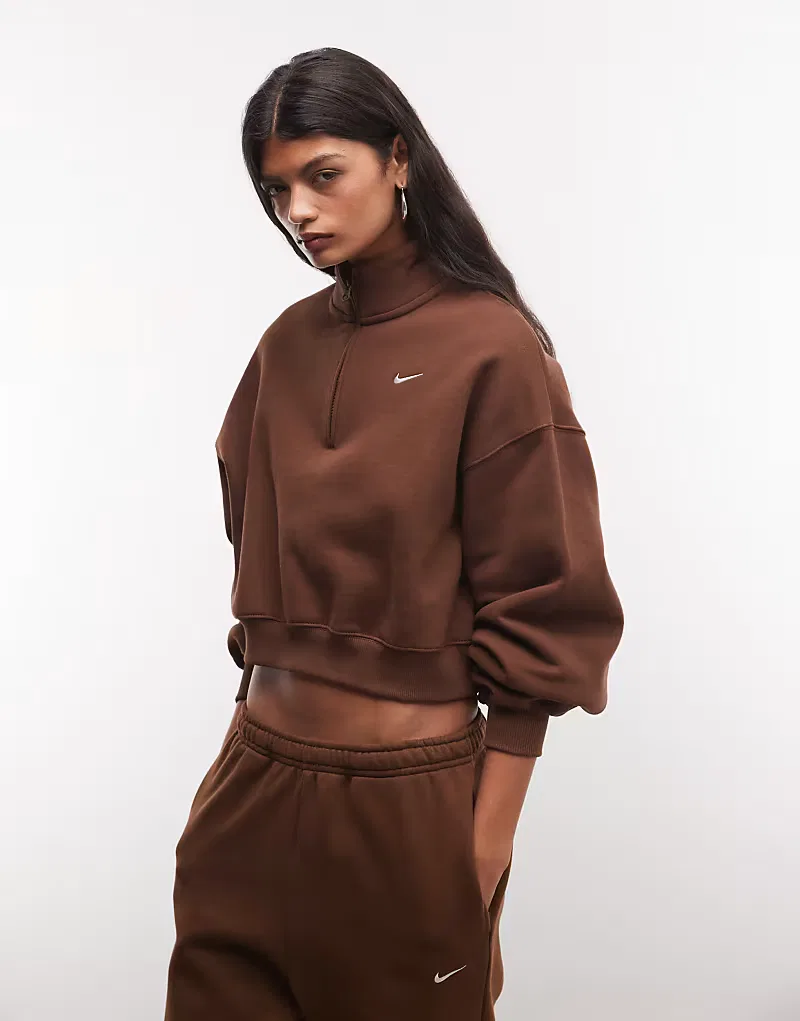Укороченная толстовка Nike Studio Fleece средней плотности с застежкой-молнией на четверть длины, коричневый — фото 3