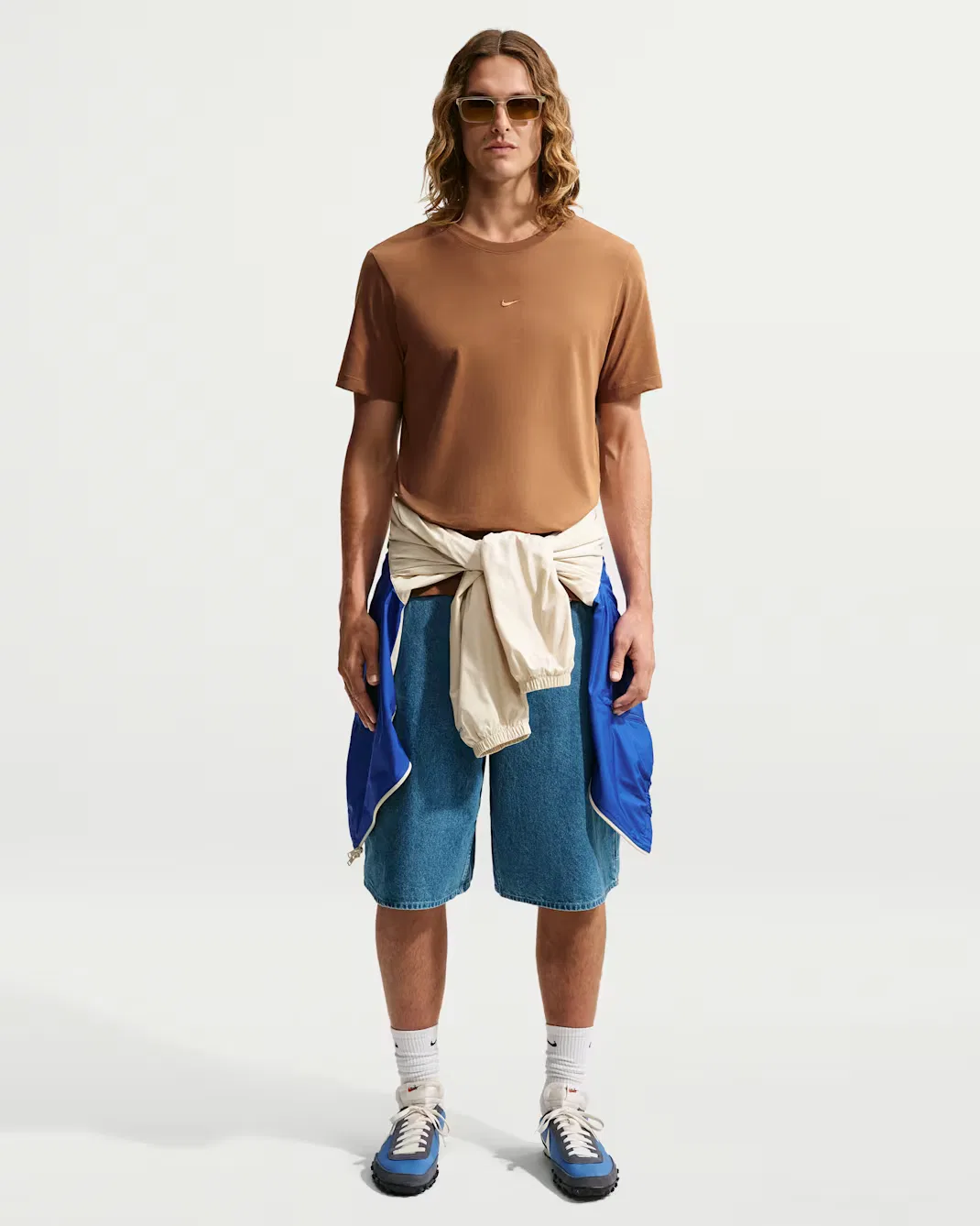 Стандартная мужская футболка Nike Sportswear, Ale Brown — фото 4