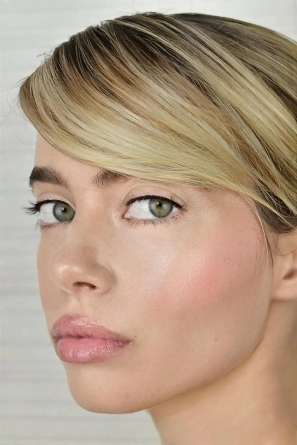 MĒTIER Creme Fresh Tint для щек и губ - осветляет и увлажняет, позволяет наслаивать цвет - кремовая, легко растушевываемая и стойкая формула для сияющего, влажного финиша. Le Metier De Beaute., Mystique — фото 3