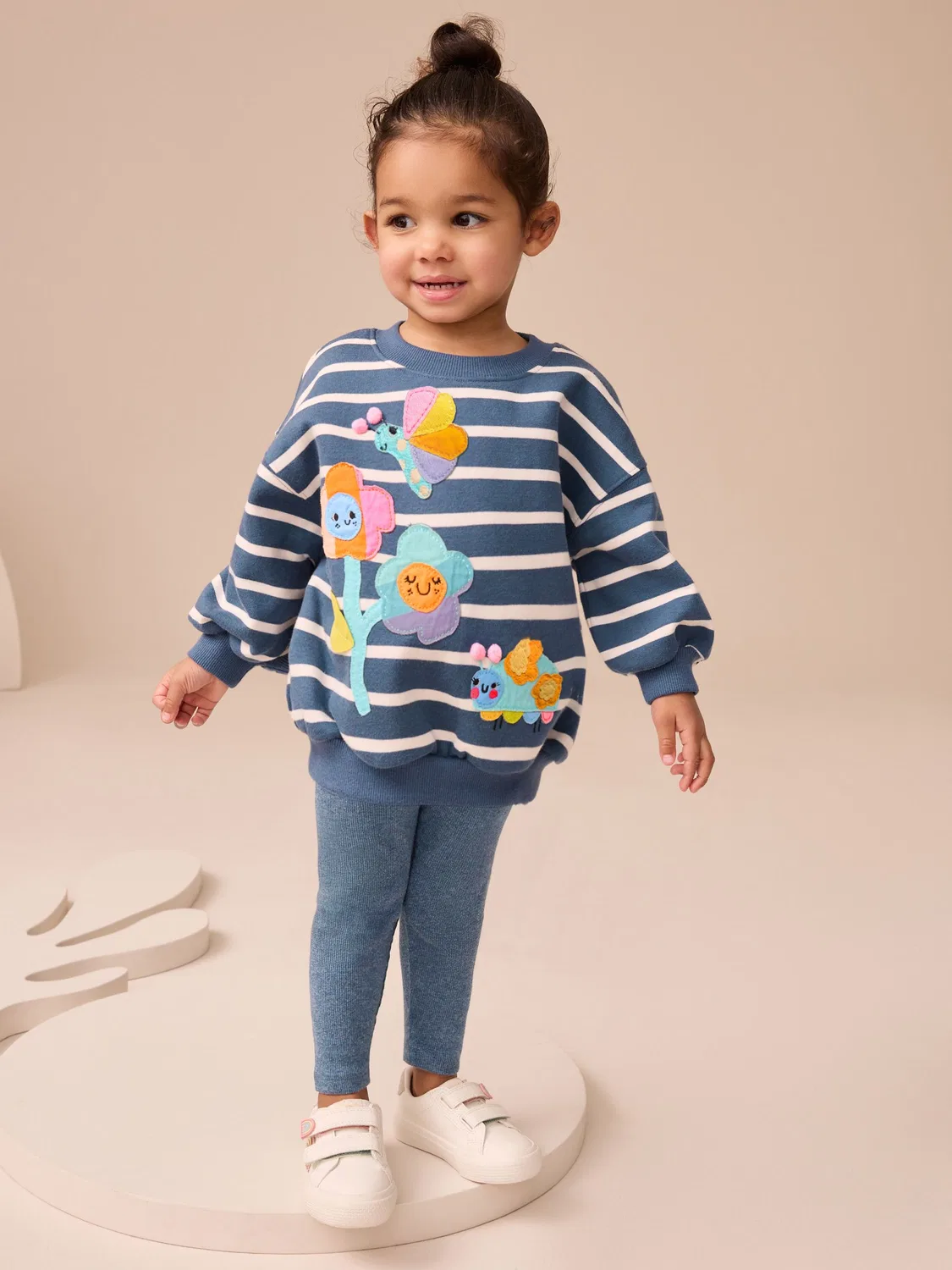 Спортивный костюм для девочек Navy Stripe Characters Next, темно-синий в полоску с персонажами