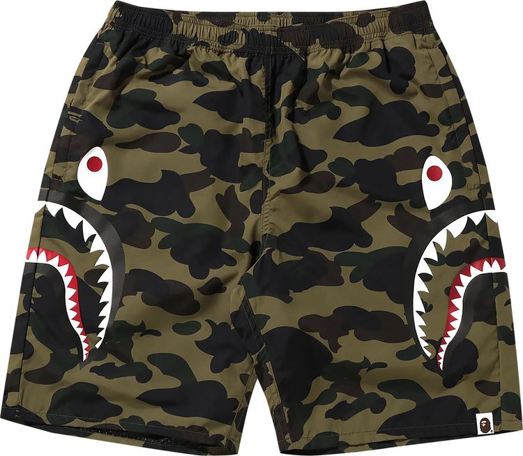 

Шорты BAPE 1St Camo Side Shark Beach Shorts 'Green', зеленый