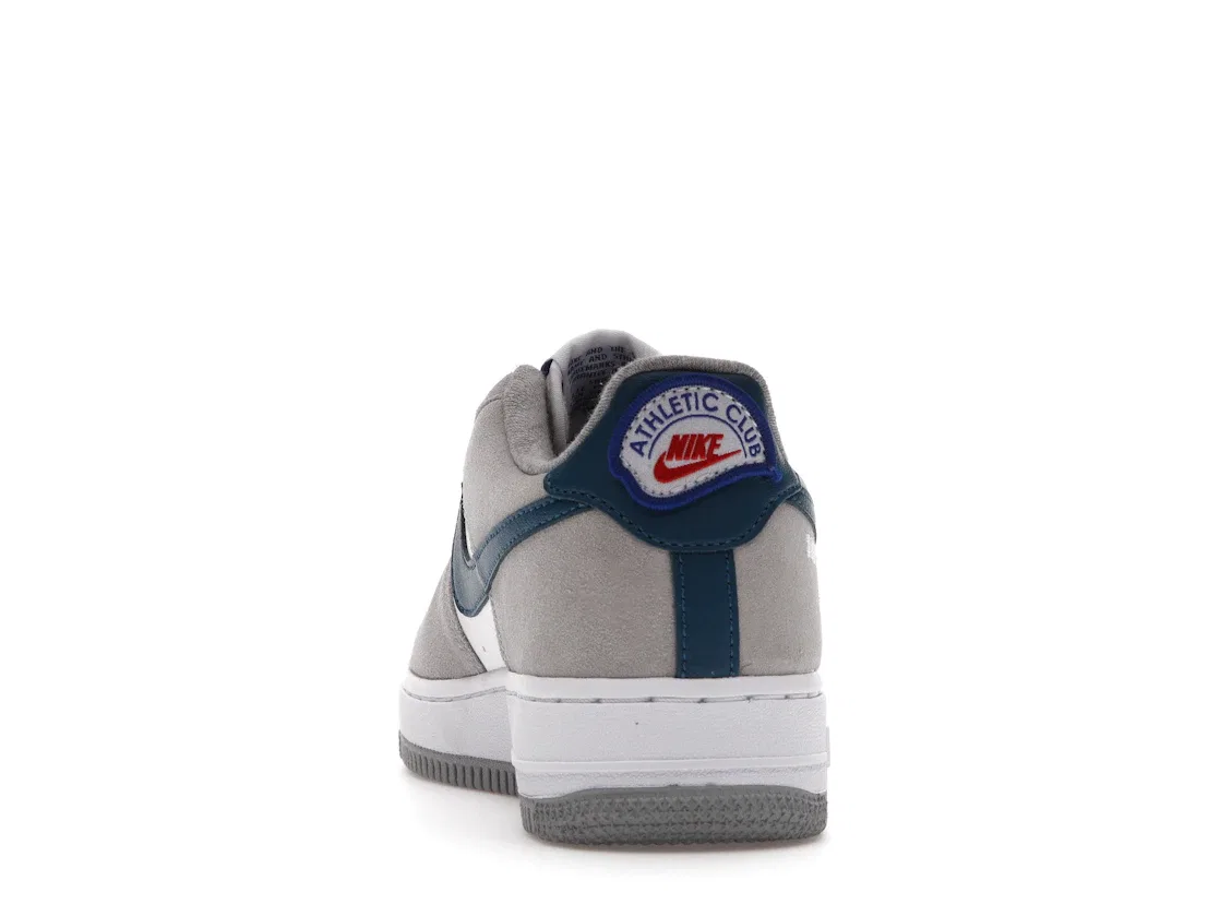 Детские кроссовки с замшевым верхом Athletic Club Nike Air Force 1 Low, White/Grey/Blue — фото 4
