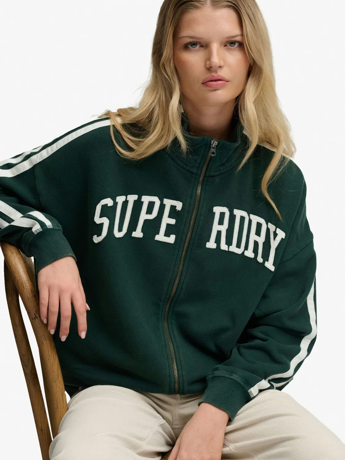 Толстовка Athletic Essentials Appliqué Loose Zip Track Top Superdry, зеленый — фото 3