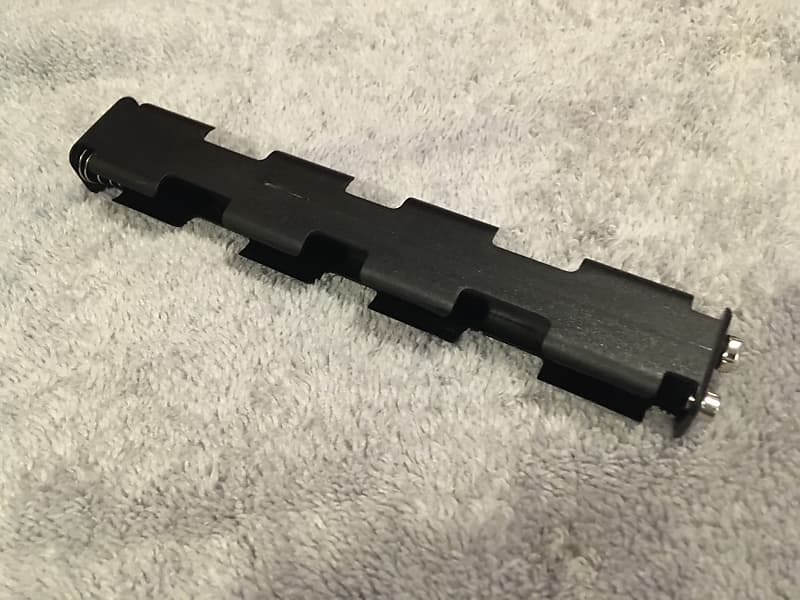 

Roland AX-1 Battery Holder 6xAA 6AA Keytar MIDI Keyboard Controller