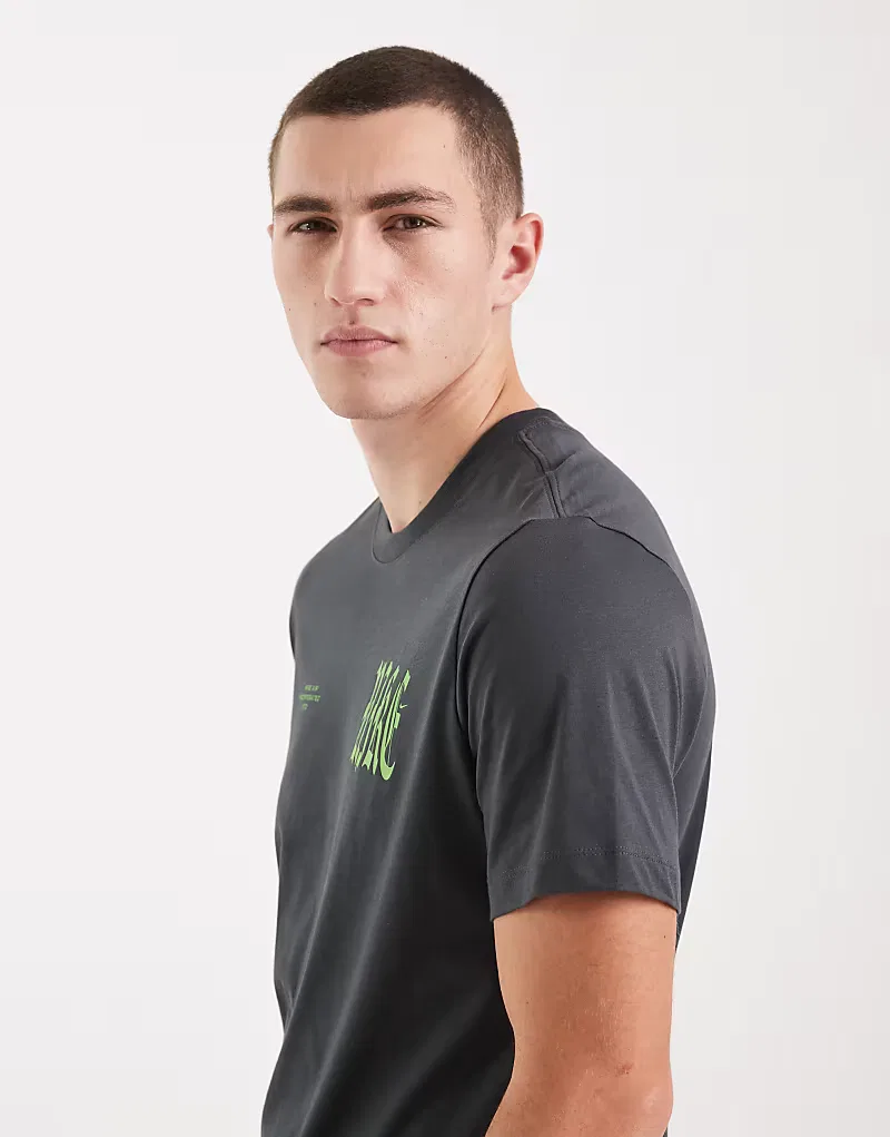 Футболка Nike Club с графическим принтом на спине, темно-серый — фото 4