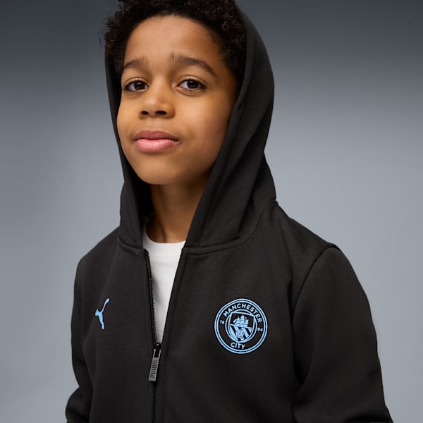 Футбольная толстовка с капюшоном на молнии для больших детей Manchester City Soccer Essentials Puma, черный — фото 2