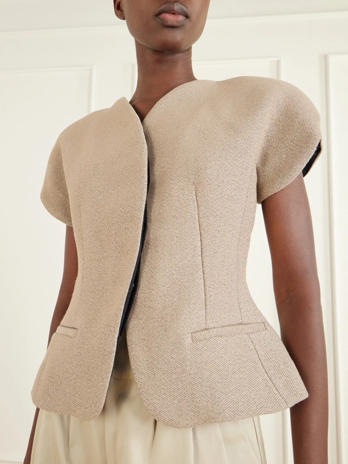 Блейзер La Veste Oval из шерстяной смеси Jacquemus, бежевый — фото 4