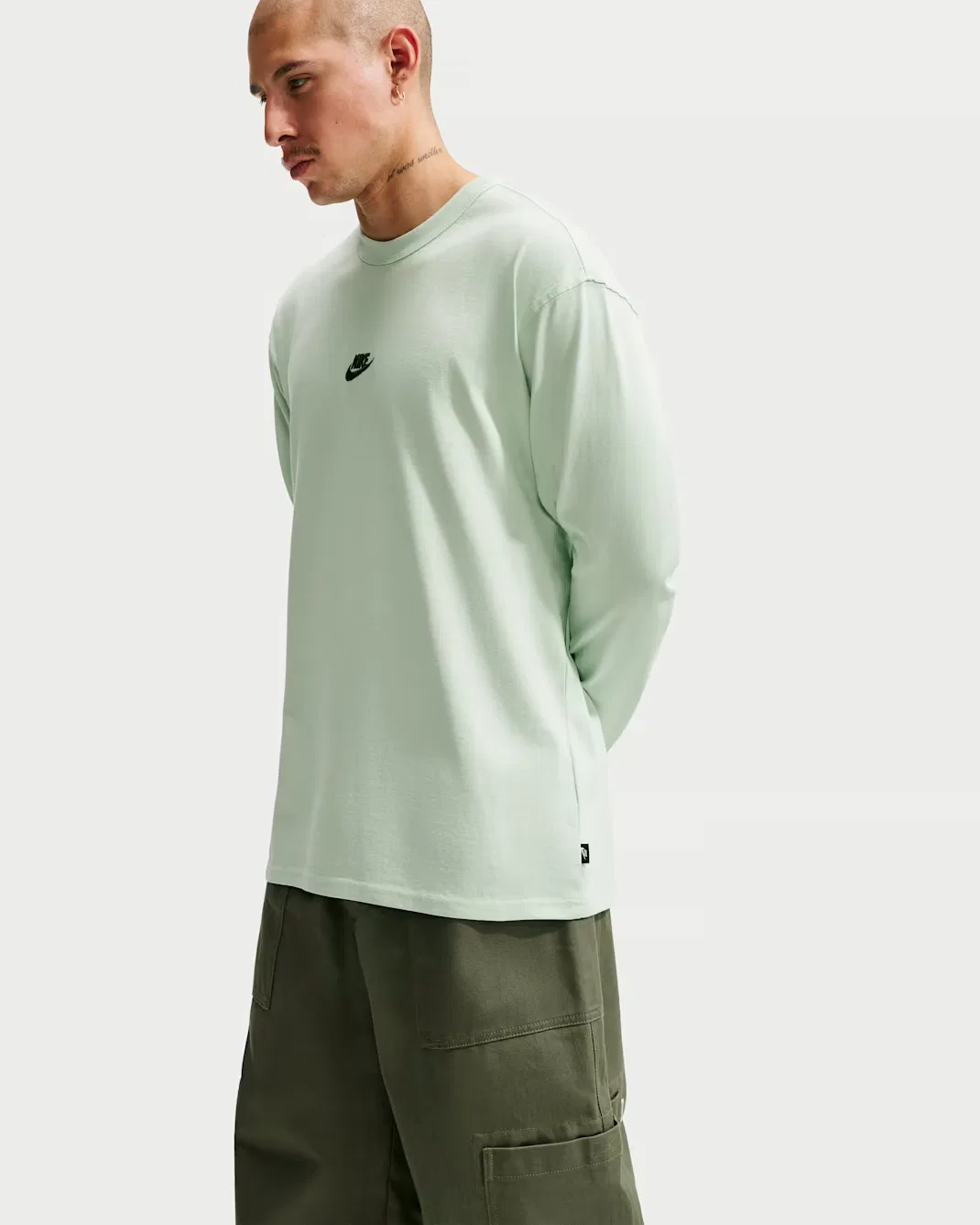 Мужская футболка с длинными рукавами Nike Sportswear Premium Essentials, Jade Aura — фото 3