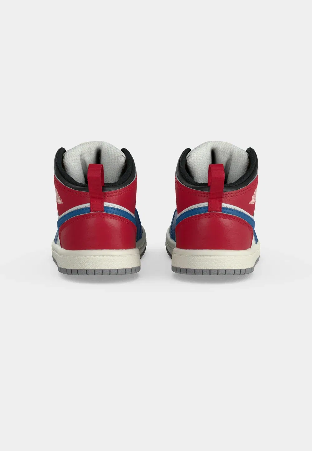 Средняя унисекс - детская обувь Jordan, True Blue/Summit White/Varsity Red/Black/Cement Grey — фото 4