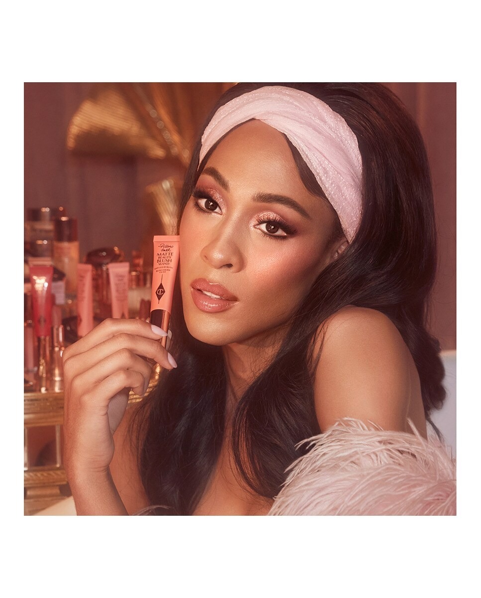 Румяна Charlotte Tilbury Matte Beauty Wand, Pillow Talk Peach Pop, 20 мл — фото 3