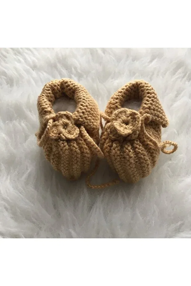 Детские пинетки ручной вязки Organic hand knitted baby booties Merve Öztürk, Honey Beige — фото 2