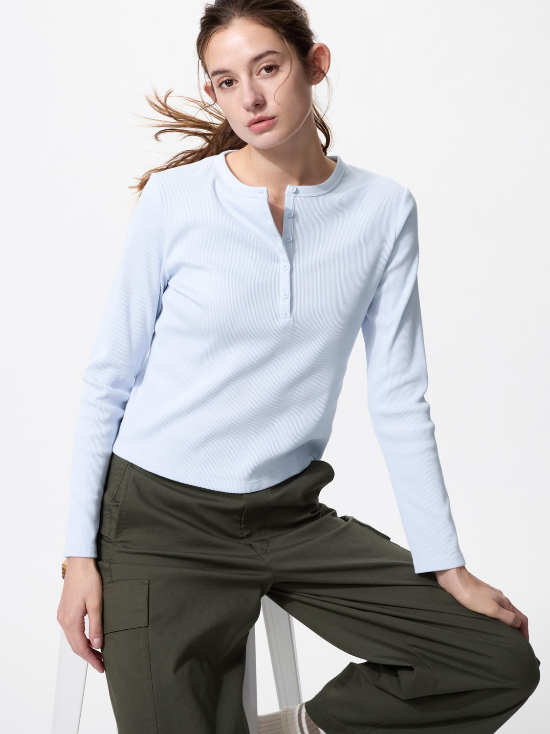 

Лонгслив Uniqlo Ribbed Henley Neck, 60 светло-синий