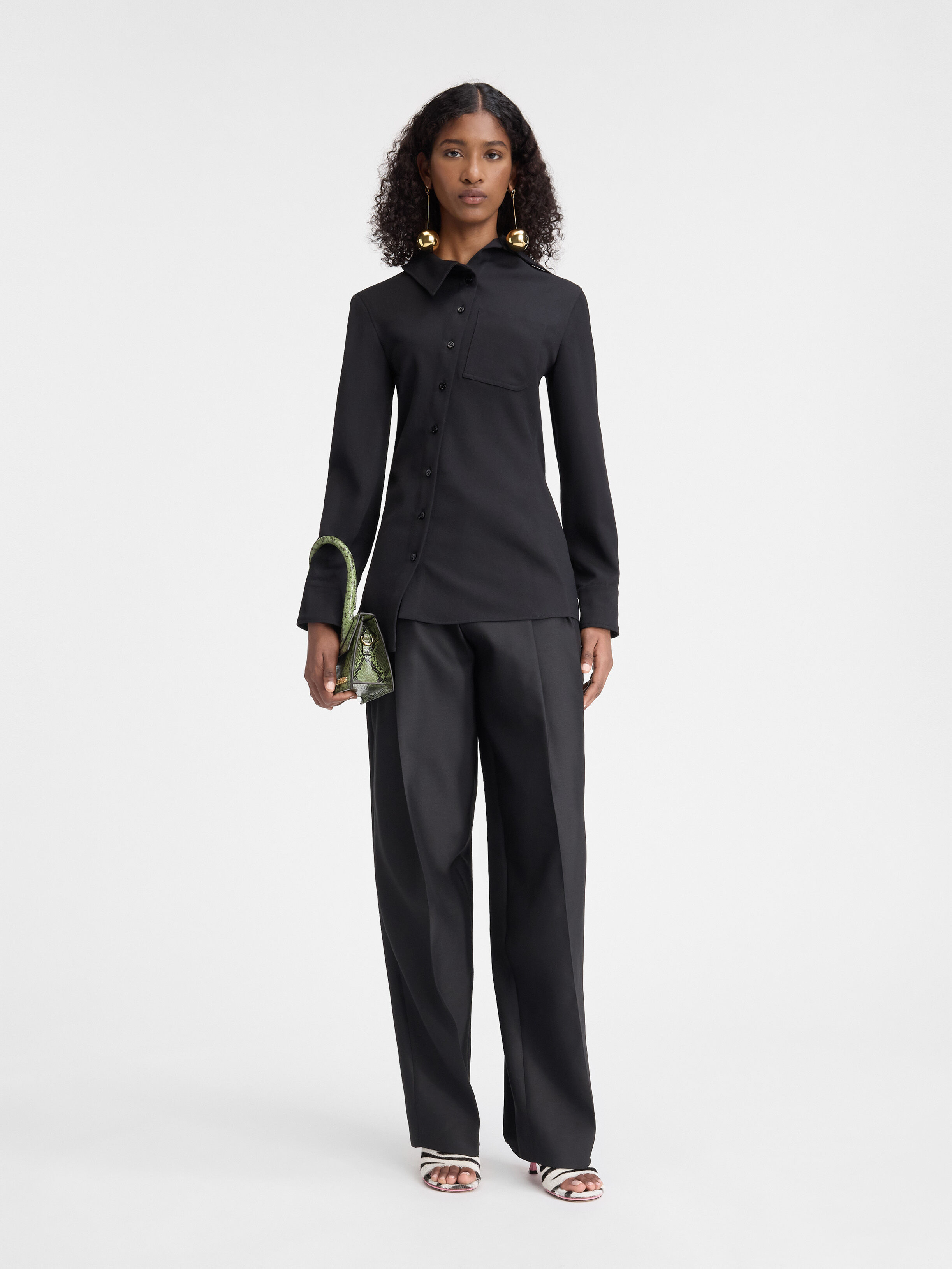 

Асимметричная рубашка JACQUEMUS The Pablo shirt, черный